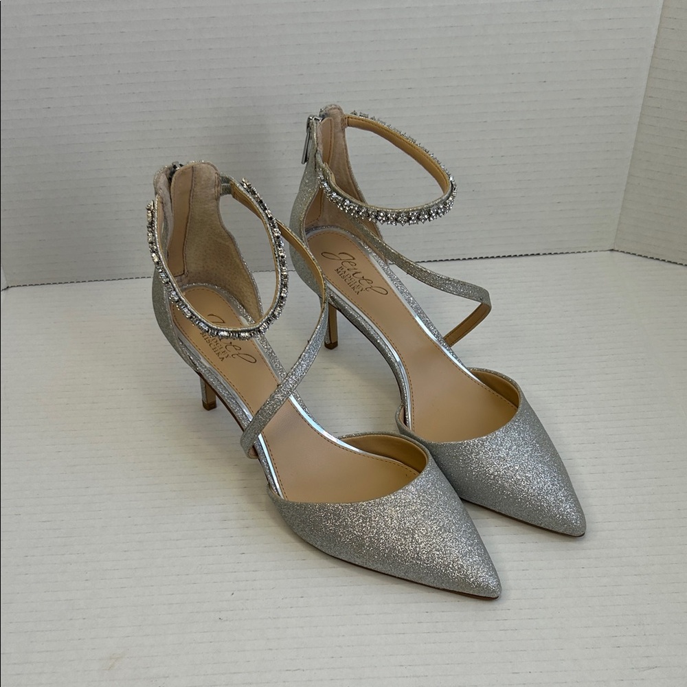 Jewel by Badgley Mischka Silver Glitter Heels Style J-TALLULAH Size 7.5 - Picture 2 of 12